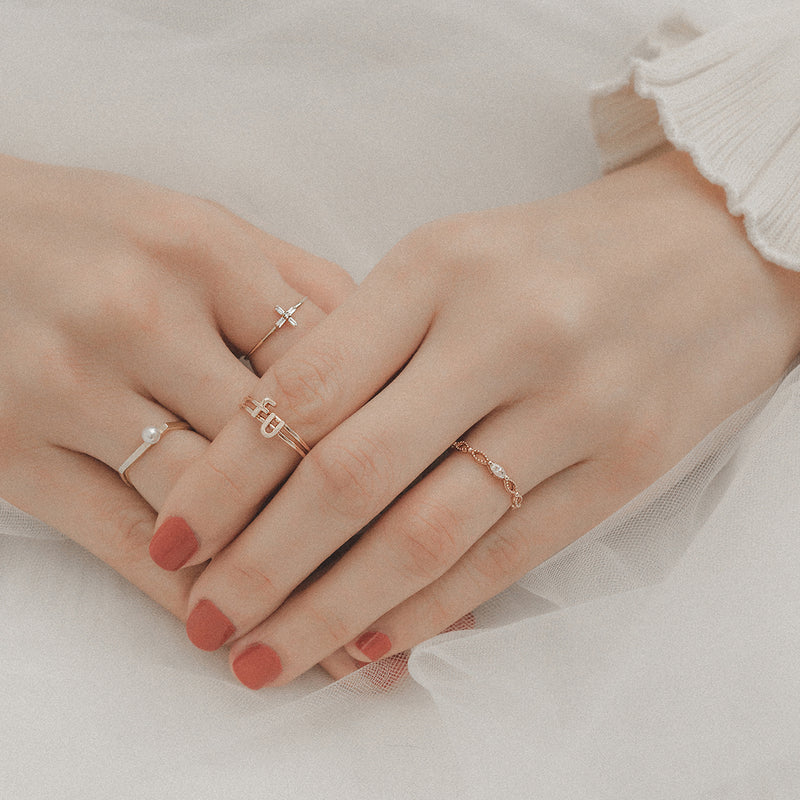 "F" Alphabet Ring