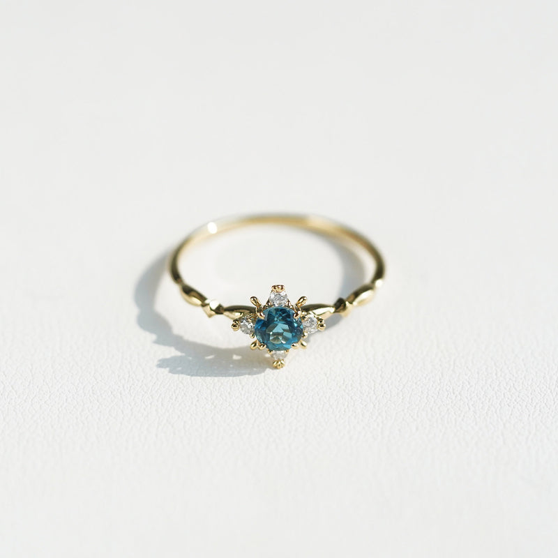 Victoria Comet Ring